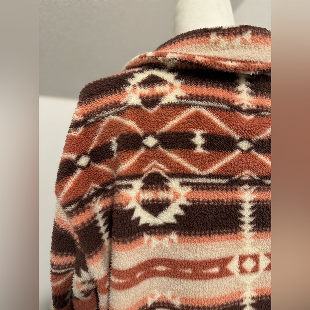 Cozy Patterned Women's Sweater Jacket - Picture 5 of 5
